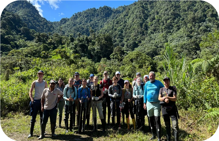 Ecuador High School Immersion hike