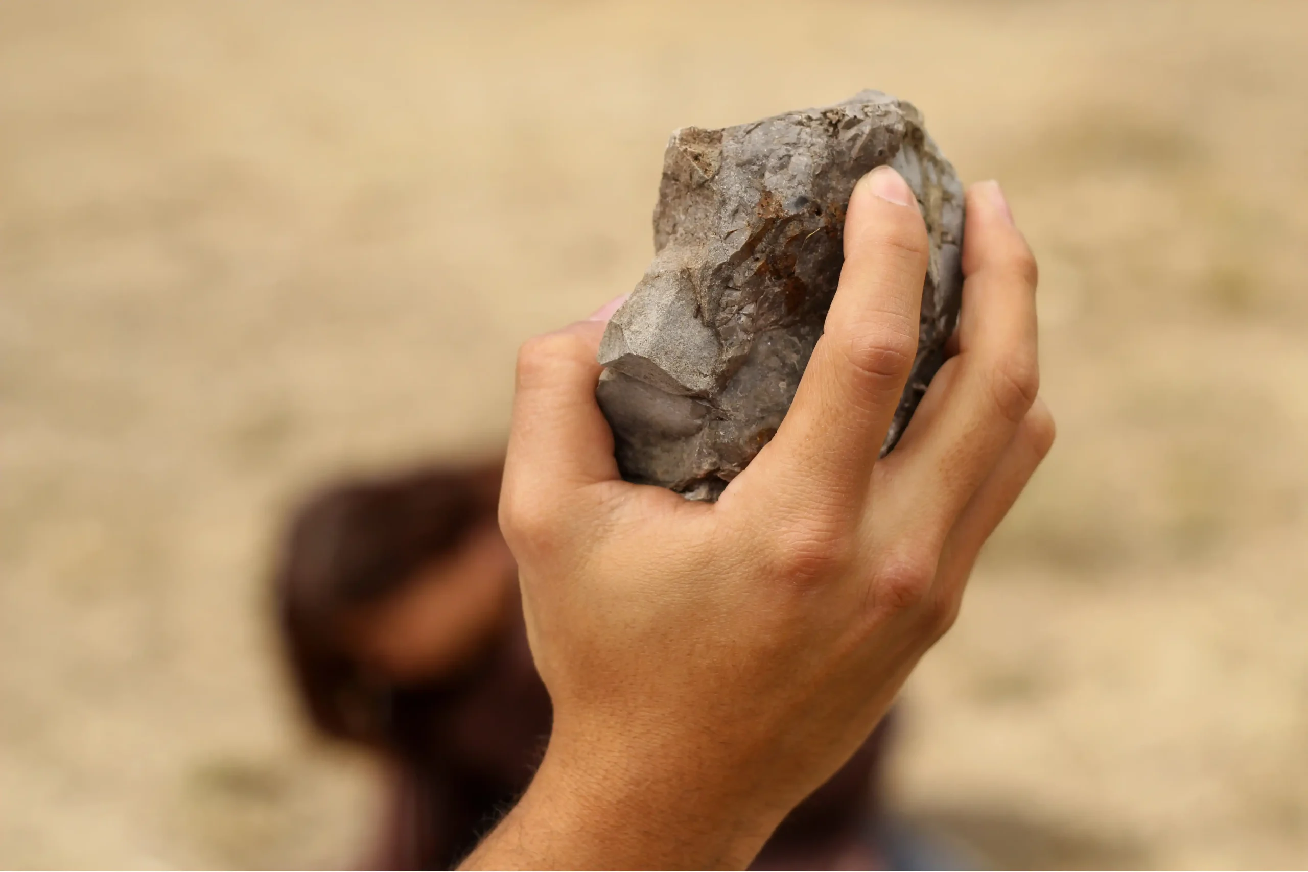 Spanish Refrán: “Tirar la Piedra y Esconder la Mano”